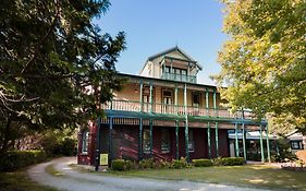 Leura House